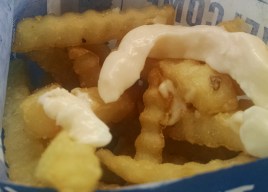 French fries with mayo